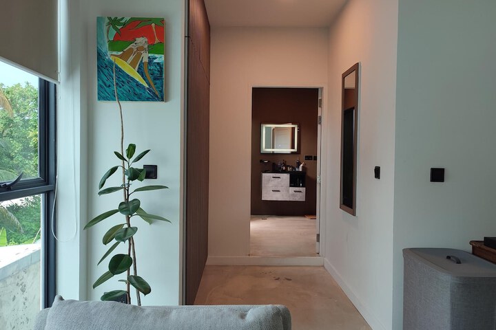 Room 5 of 33