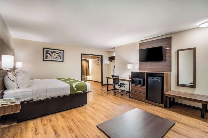 1 King Bed (11 of 12)