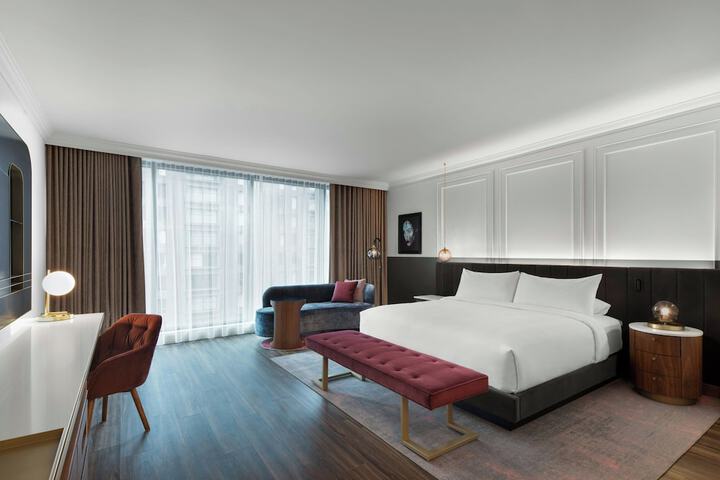 Room 6 of 52