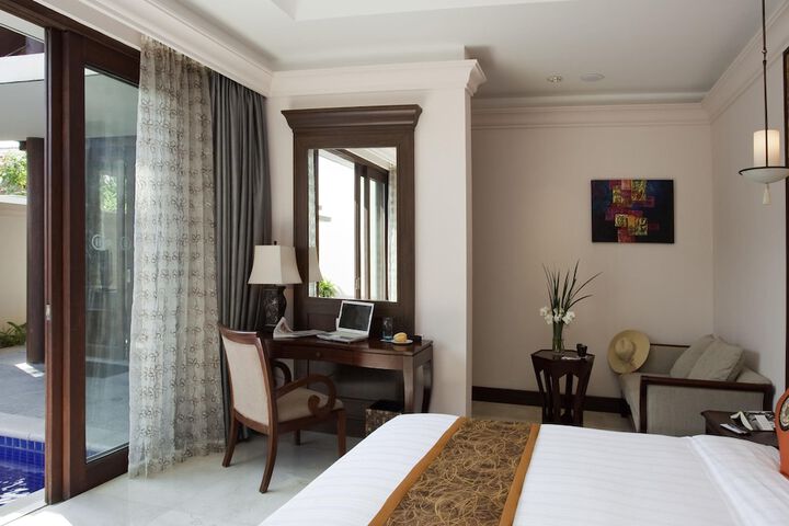Room 25 of 163