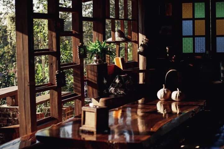 Dining 8 of 29