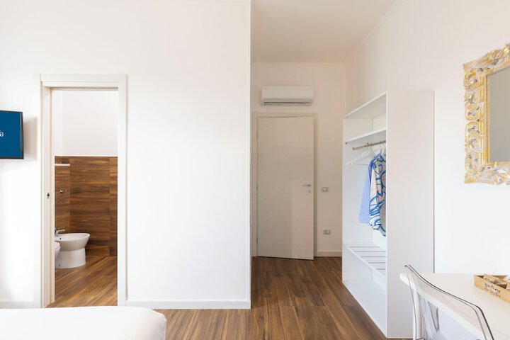 Room 7 of 91