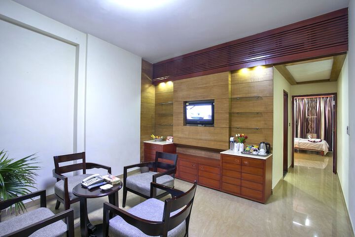 Room 17 of 36