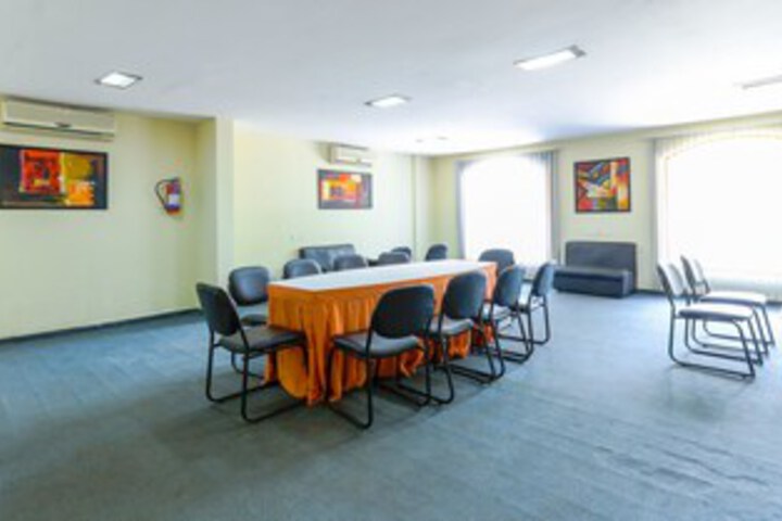 Business Center 19 of 97