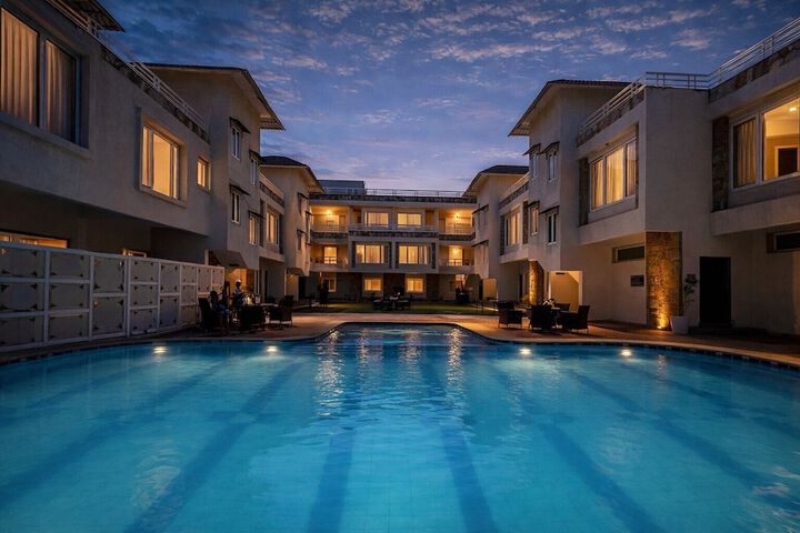 Pool 32 of 51