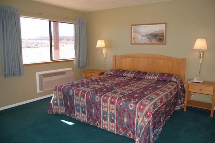 Room 2 of 96