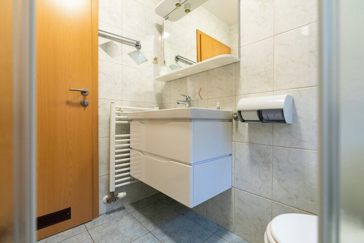 Room 92 of 125