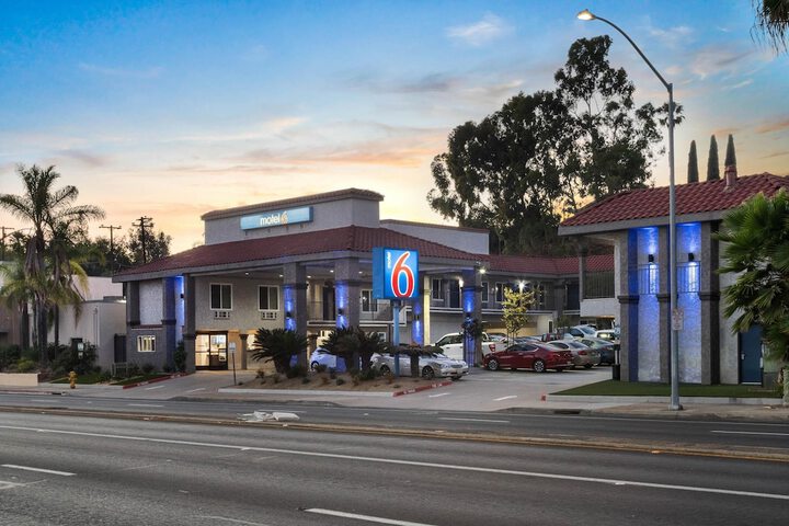Hotel Entry
