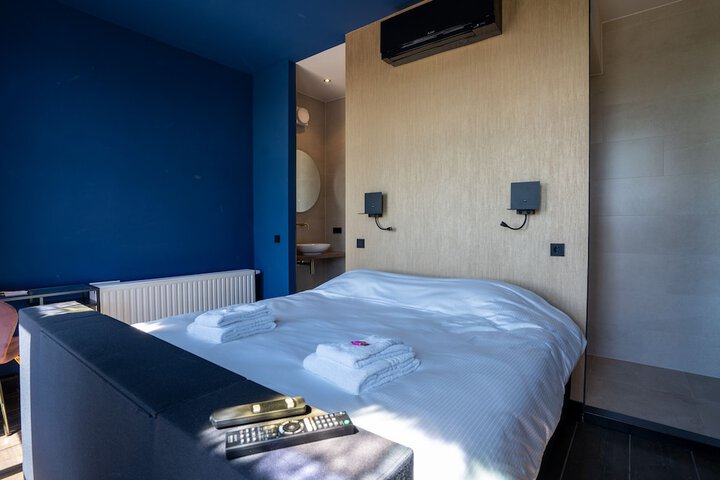 Room 5 of 58
