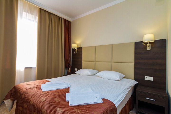Room 4 of 70