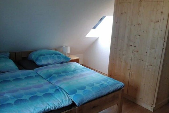 Room 3 of 16