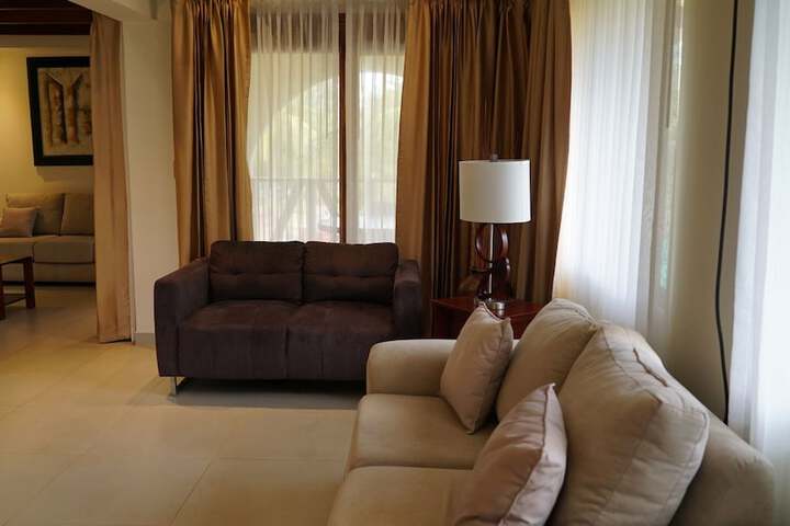 Room 21 of 38