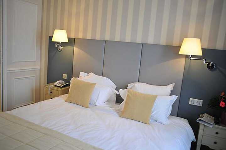 Room 18 of 80