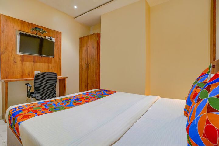 Room 16 of 34