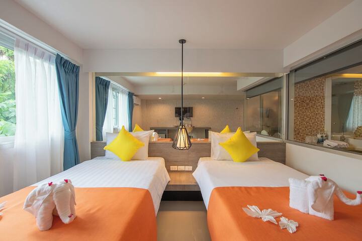 Room 52 of 132