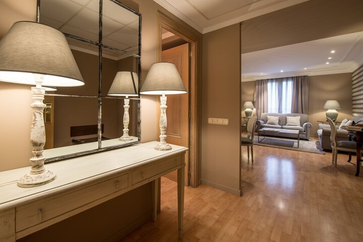 Room 12 of 46