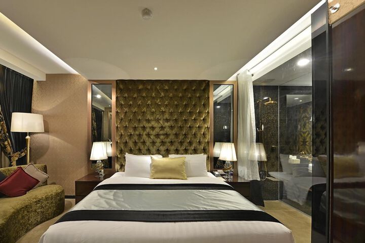 Room 17 of 54