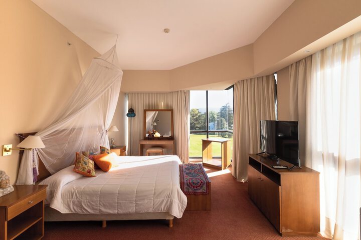 Room 10 of 29