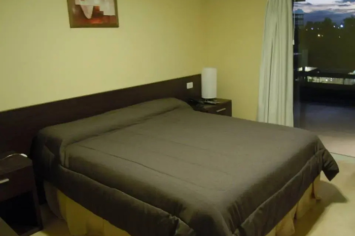 Room 6 of 26