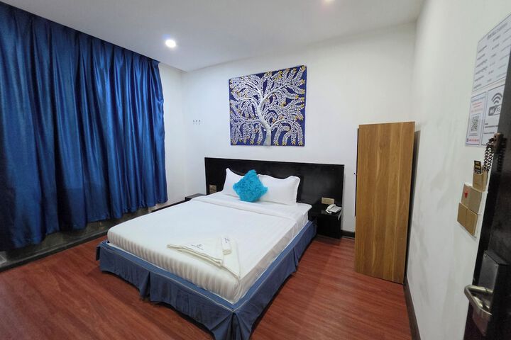 Room 8 of 22
