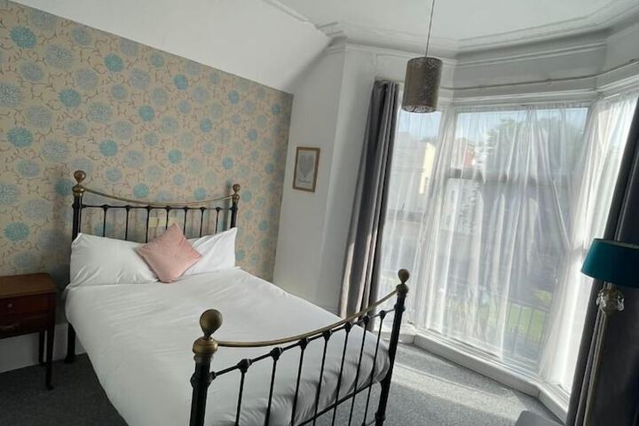 Room 7 of 74