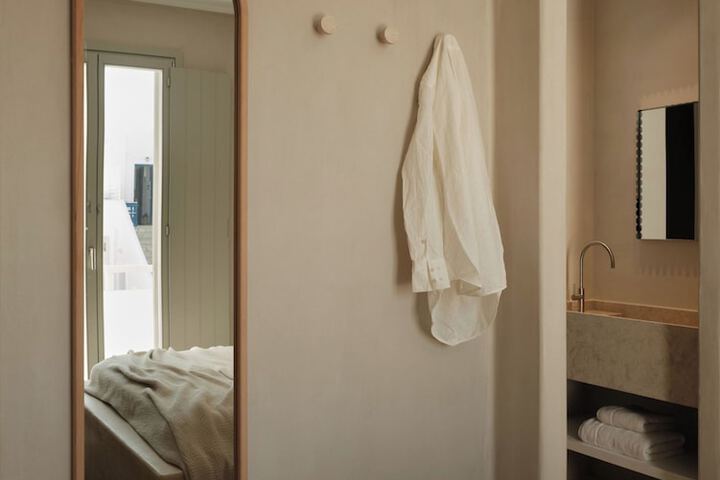 Room 71 of 85
