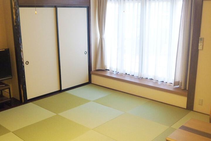 Room 13 of 90