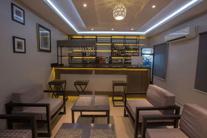 Lounge 20 of 24