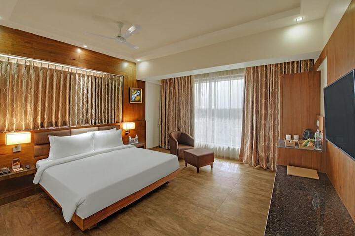 Room 9 of 27