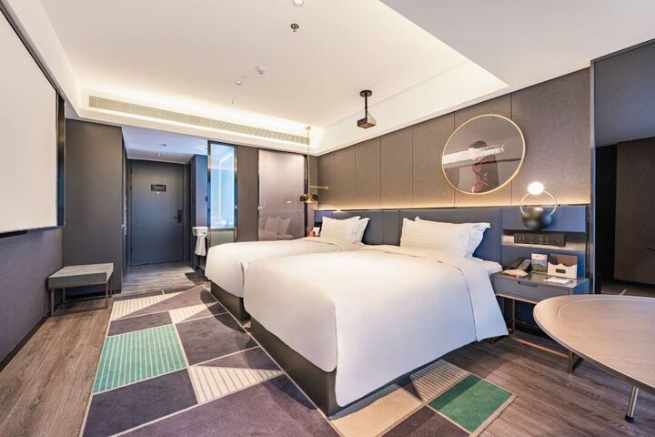 Room 14 of 25