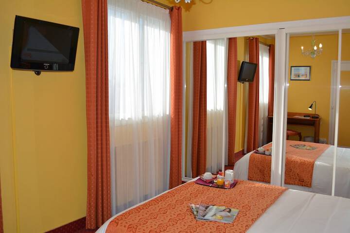 Room 5 of 37