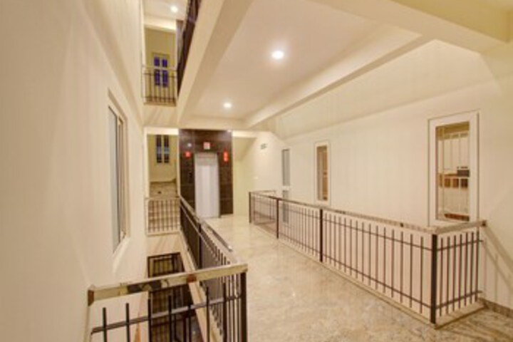 Ballroom/Hall 10 of 29
