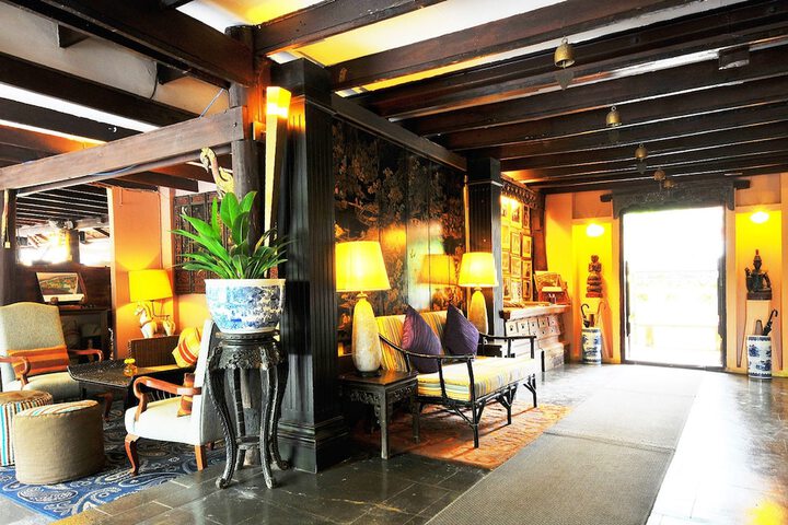 Entrance & Lobby