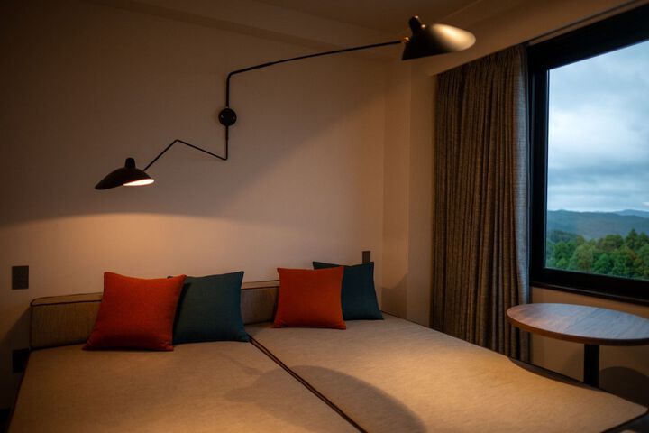 Room 22 of 200