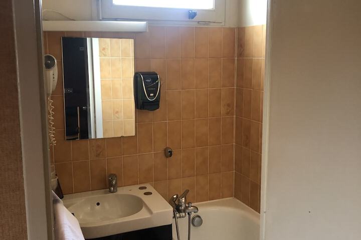 Room 14 of 23