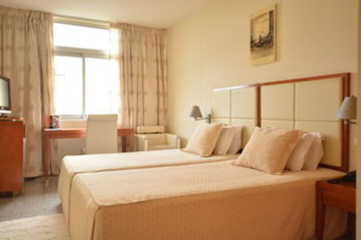 Room 7 of 30