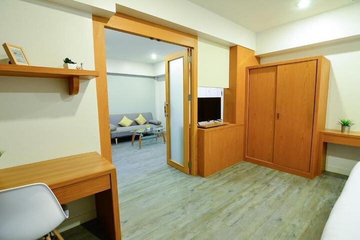 Room 11 of 30