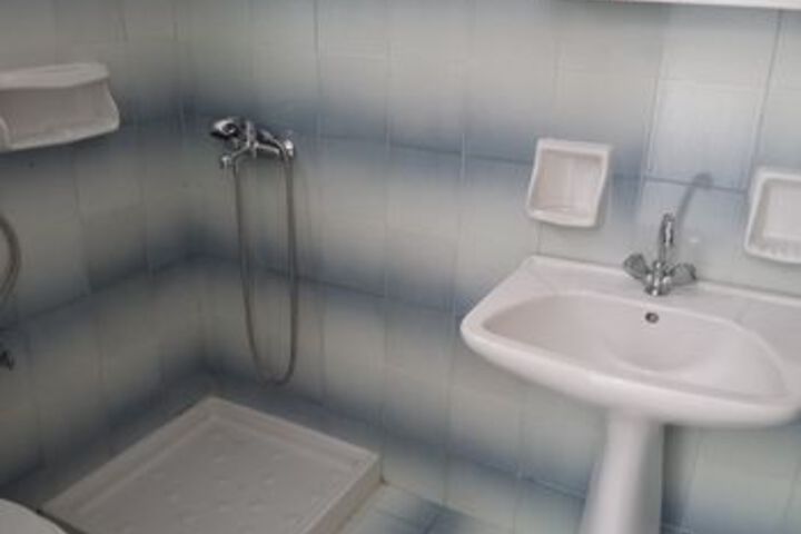 Room 6 of 21