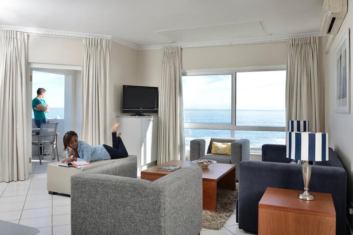 Room 105 of 242