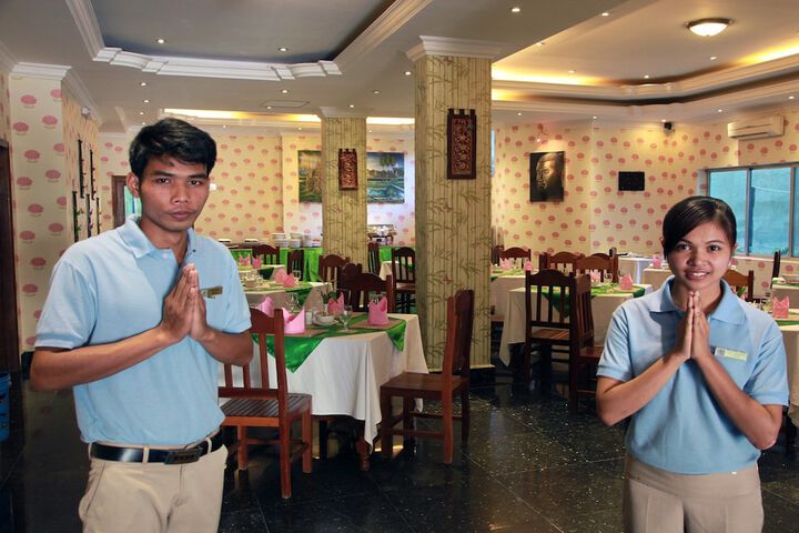 Dining 52 of 65