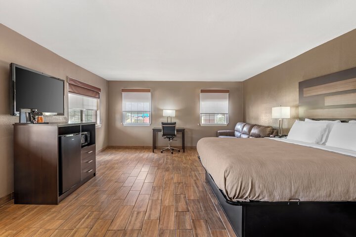 Standard | King Bed (7 of 21)