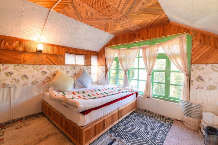 Room 3 of 68