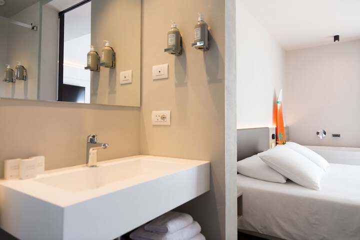Room 58 of 119