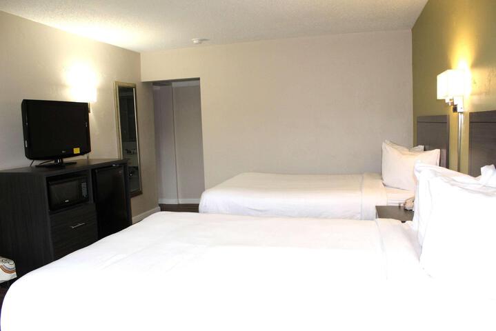 1 King Bed (16 of 23)