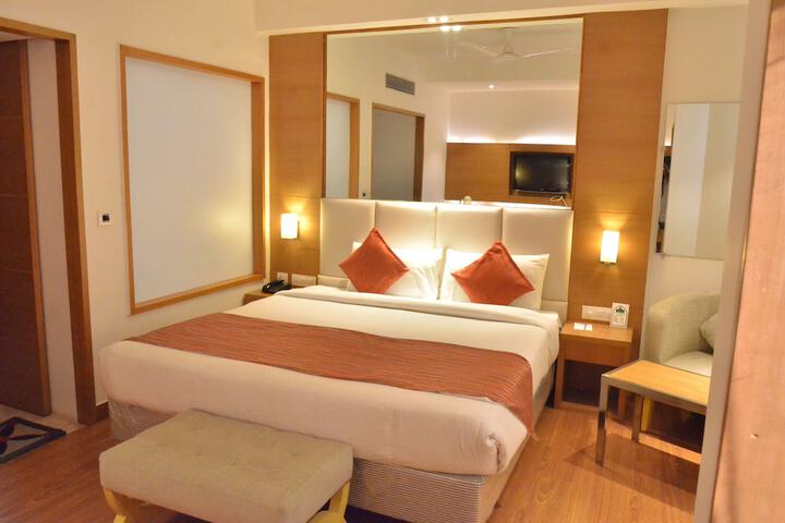 Room 7 of 38