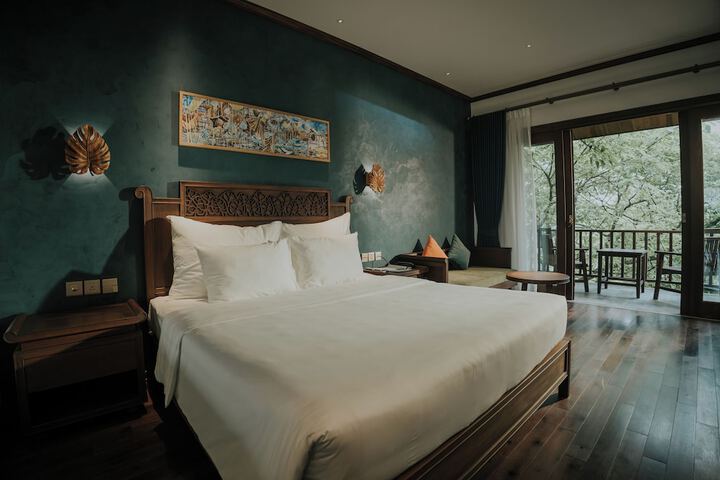 Room 32 of 63