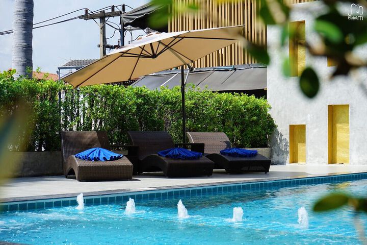 Hotel Pool
