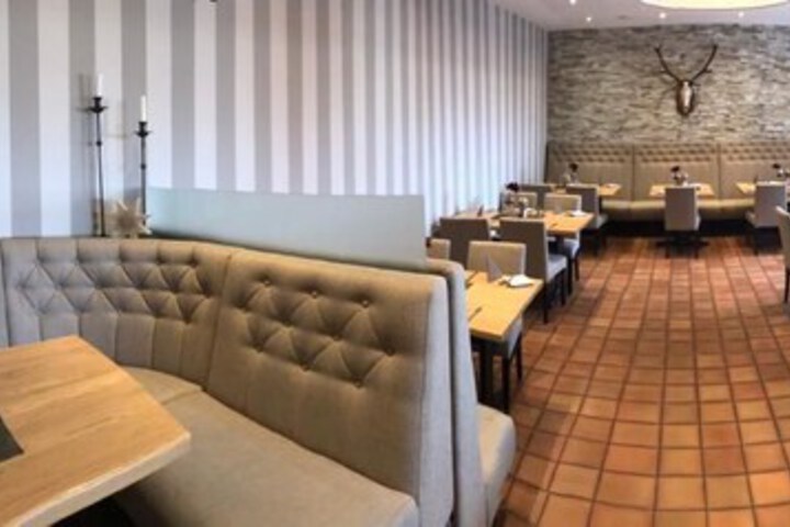 Dining 10 of 14