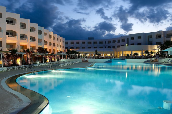 Hotel Pool