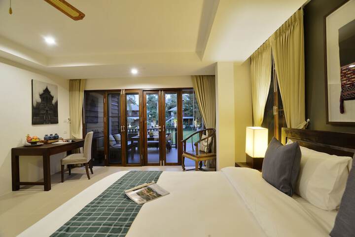 Room 32 of 80